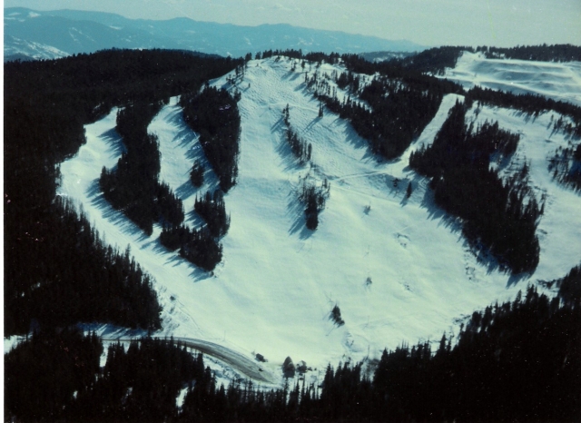 Phoenix Ski Hill: fund or fold