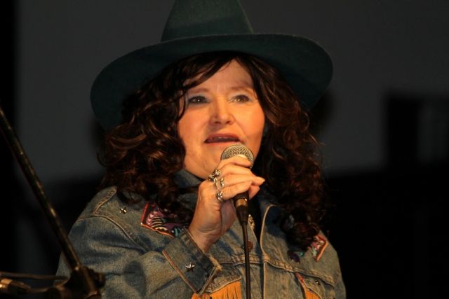 Local cowgirl poet wins Rising Star award