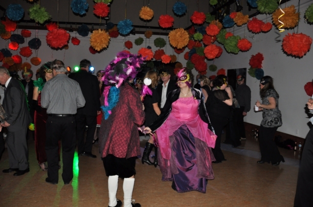 Masked ball a success for Gallery 2