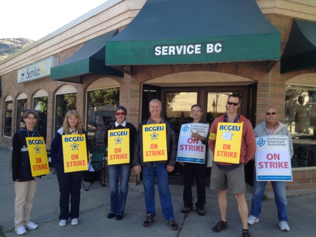 Grand Forks BCGEU members join province-wide strike today