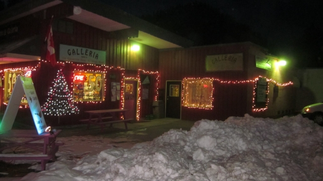 Ties announced in Greenwood Christmas light-up, residents able to vote for winners