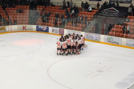 Two Third-Period Goals Lifts Smoke Eaters Past Vipers