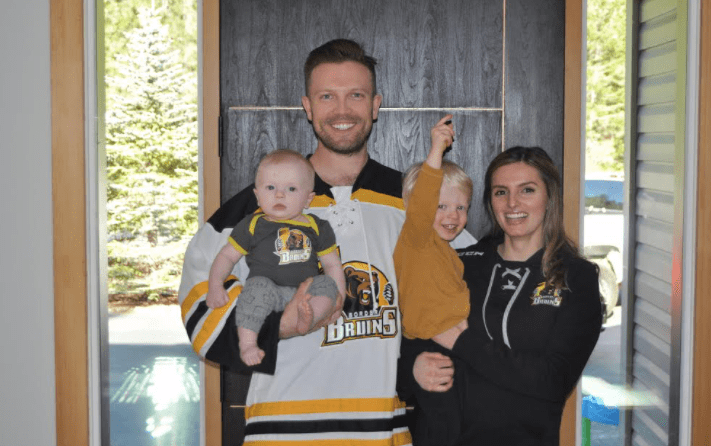 Grand Forks doctor takes over ownership of Border Bruins