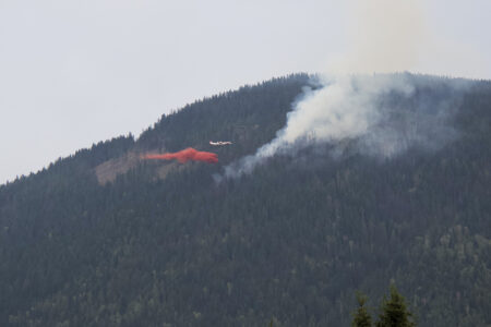 UPDATED: BC Wildfire continues aerial assault on Eagle Creek fire, RDCK issues Evacuation Order for 11 properties near Aylwin Creek wildfire